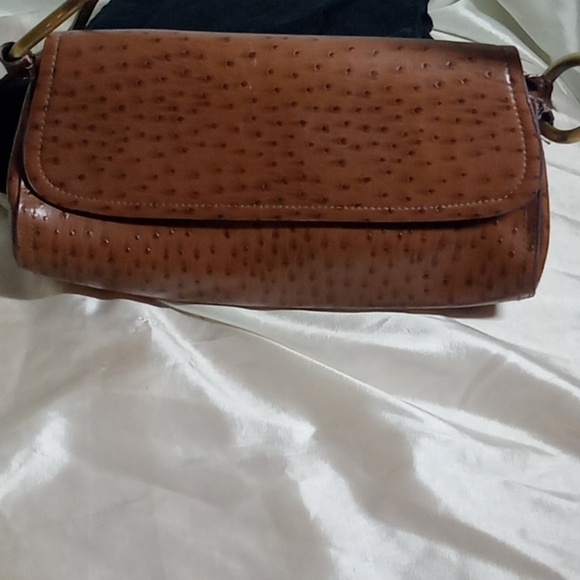 Bueno handbag with unique strap - Picture 2 of 5